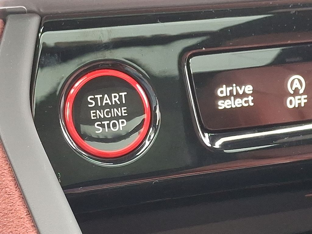 Thumbnail: 2025 Audi SQ5 - 20