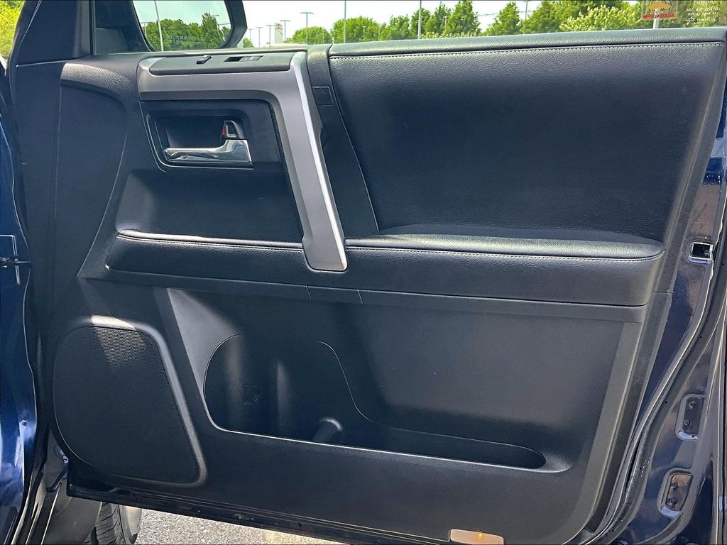 2019 Toyota 4Runner — photo 12