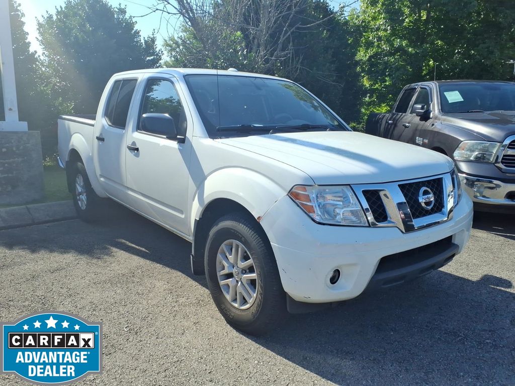 Glacier White 2017 Nissan Frontier Pickup Truck Four-Wheel Drive 5-Speed Automatic Overdrive