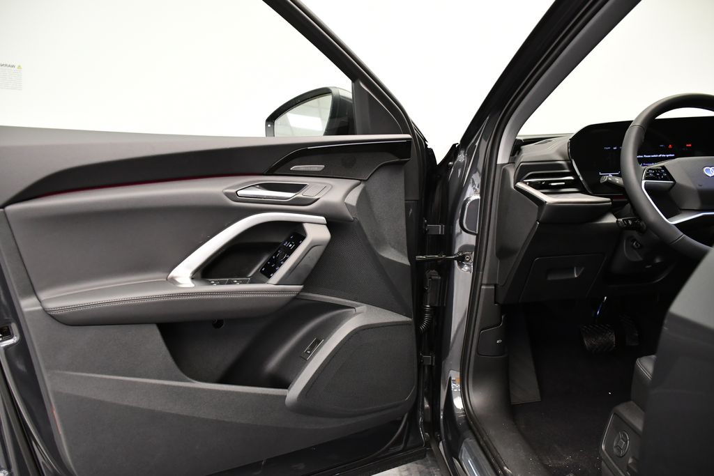 Thumbnail: 2025 Audi Q5 - 31