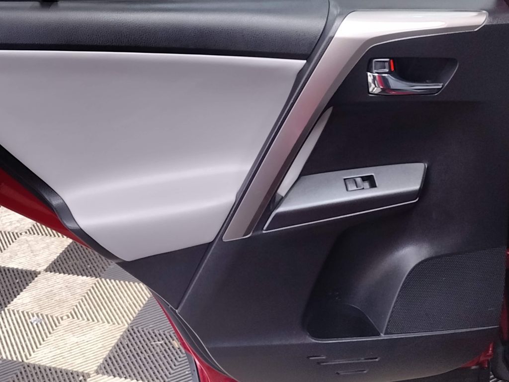 2018 Toyota RAV4 Hybrid XLE