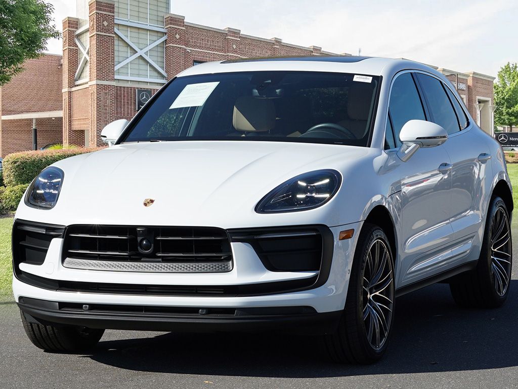 Thumbnail: 2024 Porsche Macan - 4