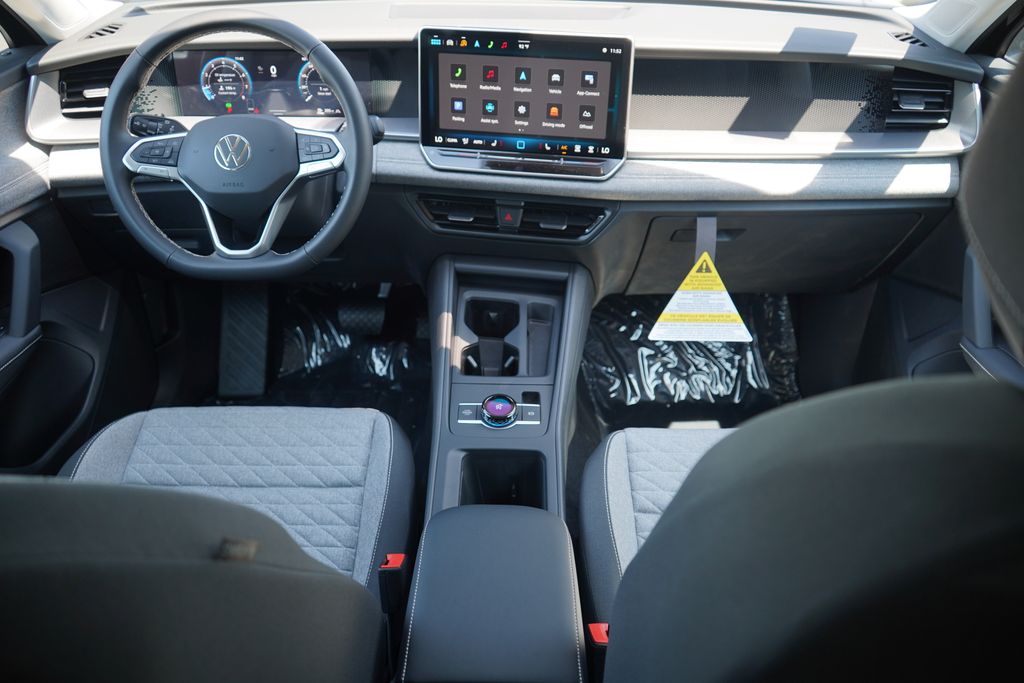 Thumbnail: 2025 Volkswagen Tiguan - 8