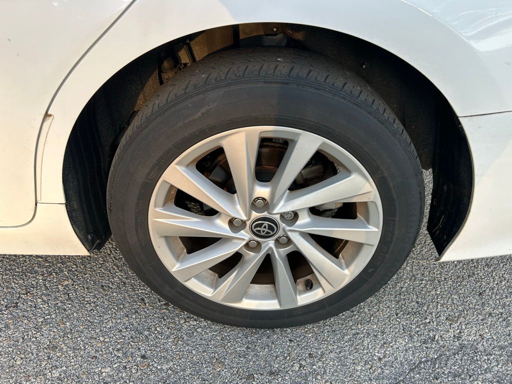 Thumbnail: 2023 Toyota Camry - 9