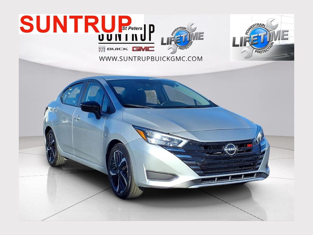 2024 Nissan Versa SR FWD