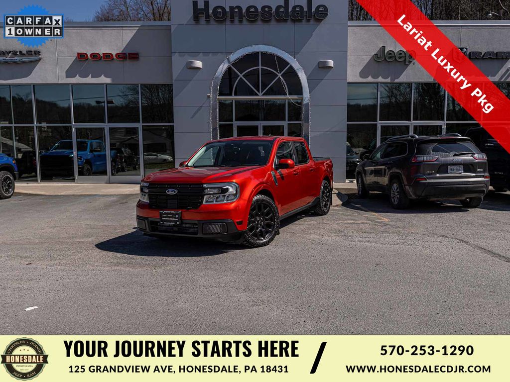 Hot Pepper Red Tinted Clearcoat Metallic 2022 Ford Maverick Lariat SuperCrew AWD Pickup Truck All-Wheel Drive 8-Speed Automatic