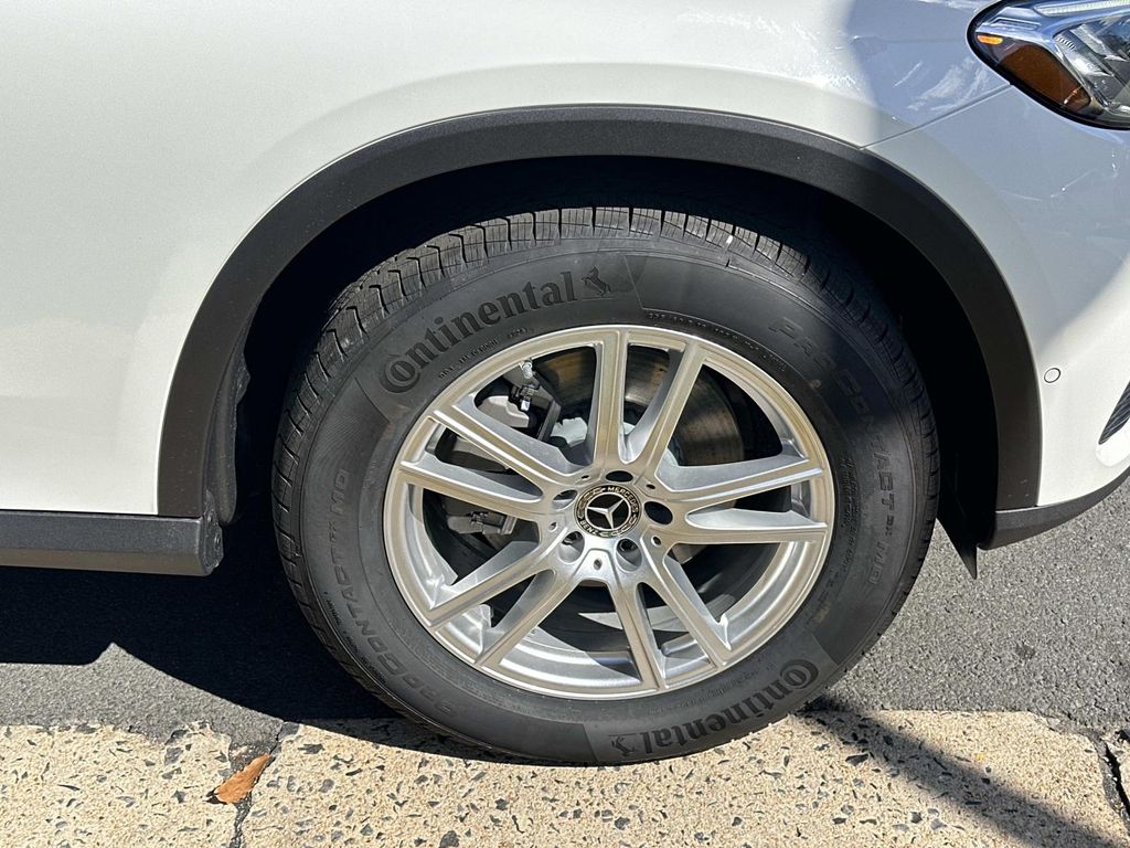 Thumbnail: 2025 Mercedes-Benz GLC - 17