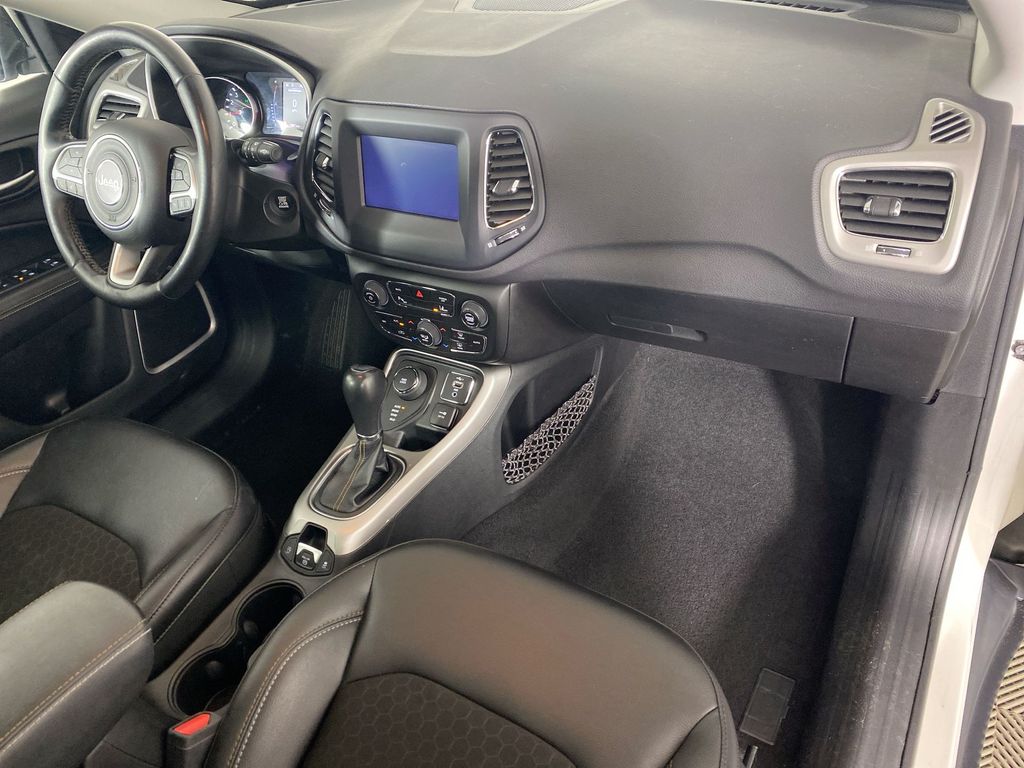 2020 Jeep Compass Latitude 28