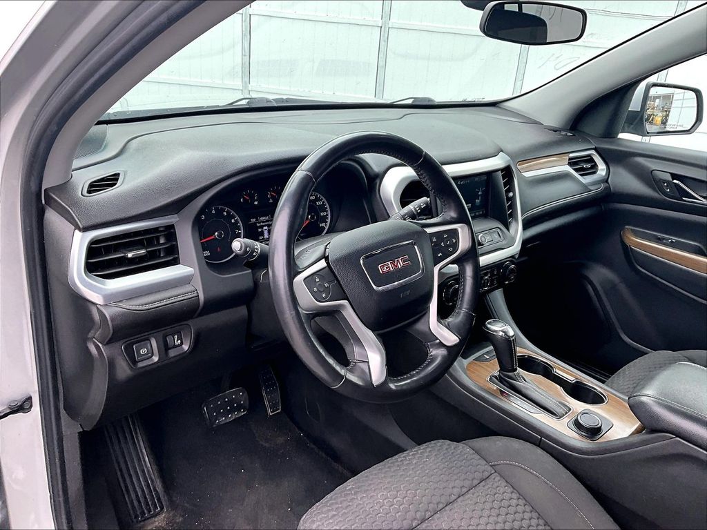 2019 GMC Acadia — photo 8