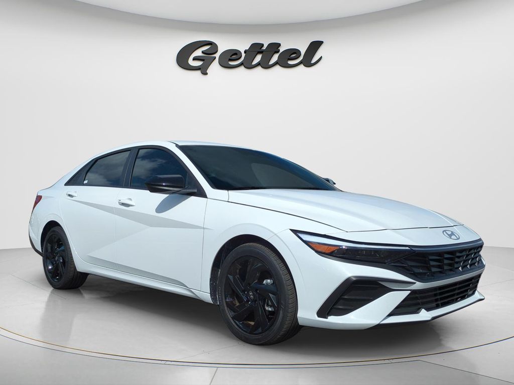Used 2026 White Hyundai SEL Sport image 3