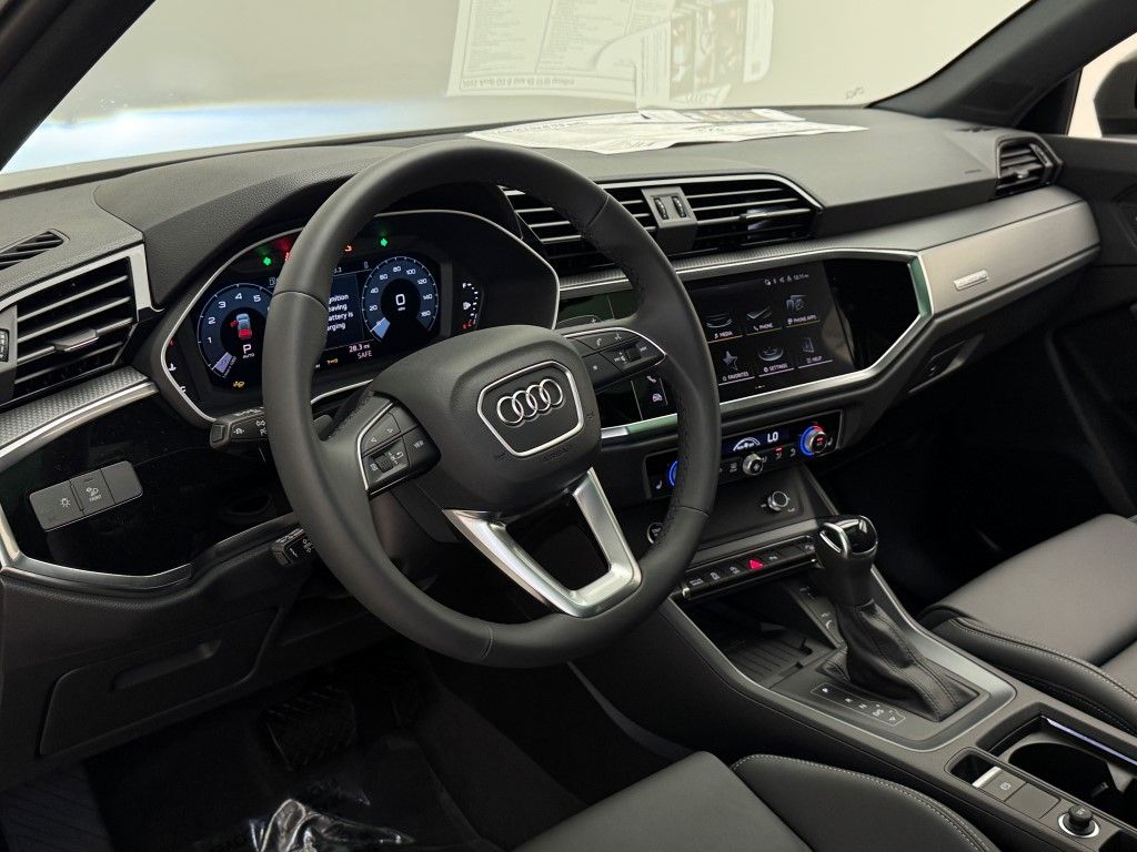 Thumbnail: 2025 Audi Q3 - 24