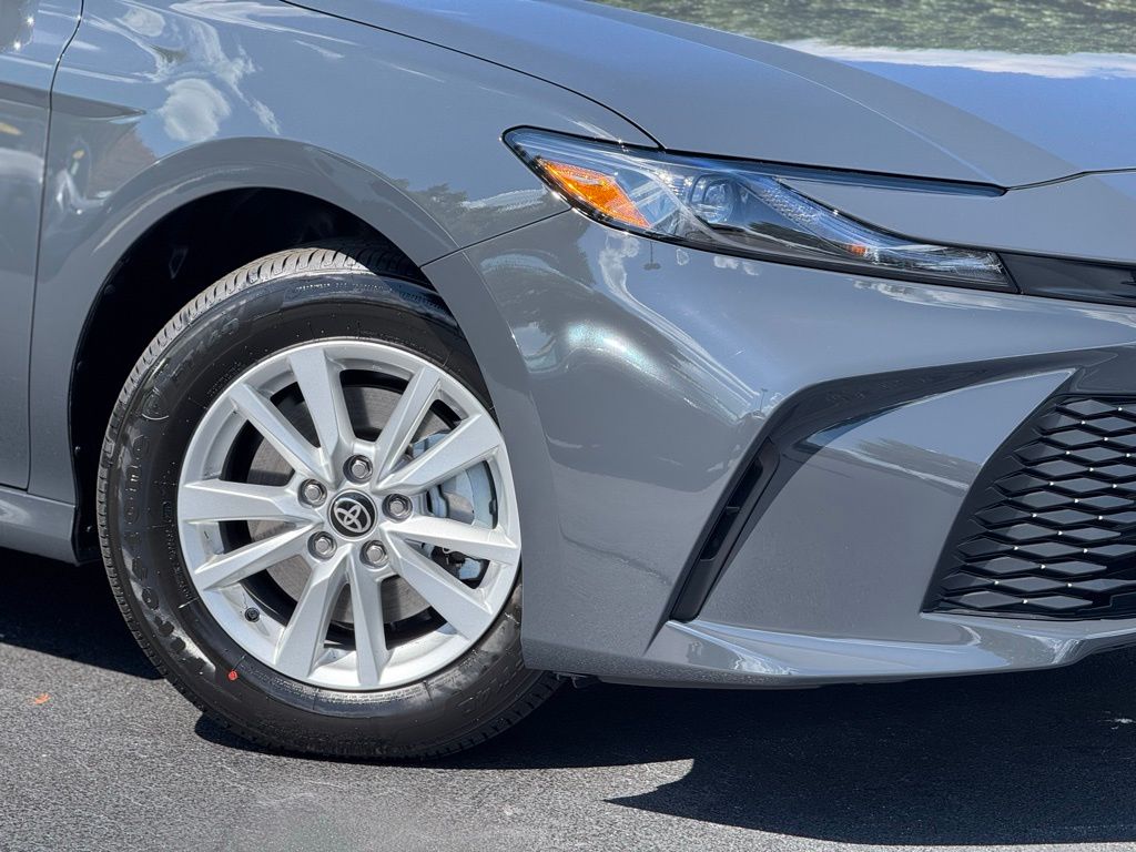 2026 Toyota Camry LE photo 3