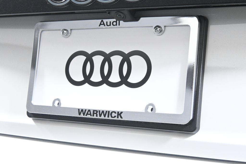 Thumbnail: 2026 Audi SQ8 - 14