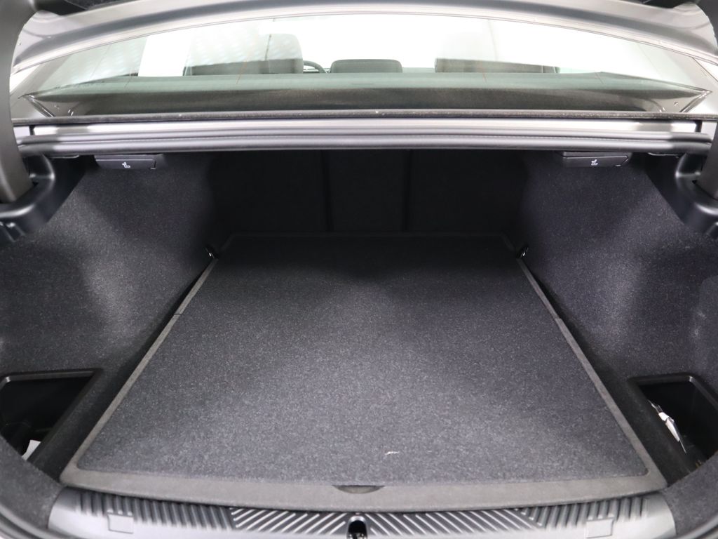 Thumbnail: 2025 BMW 5 Series - 29