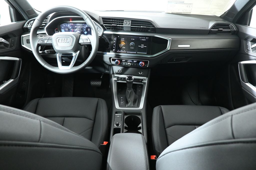 Thumbnail: 2025 Audi Q3 - 4