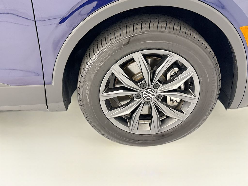 Thumbnail: 2023 Volkswagen Tiguan - 30
