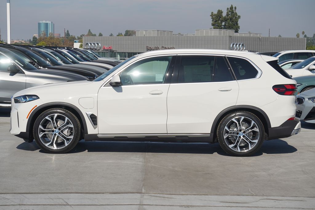 2025 BMW X5 xDrive50e 4