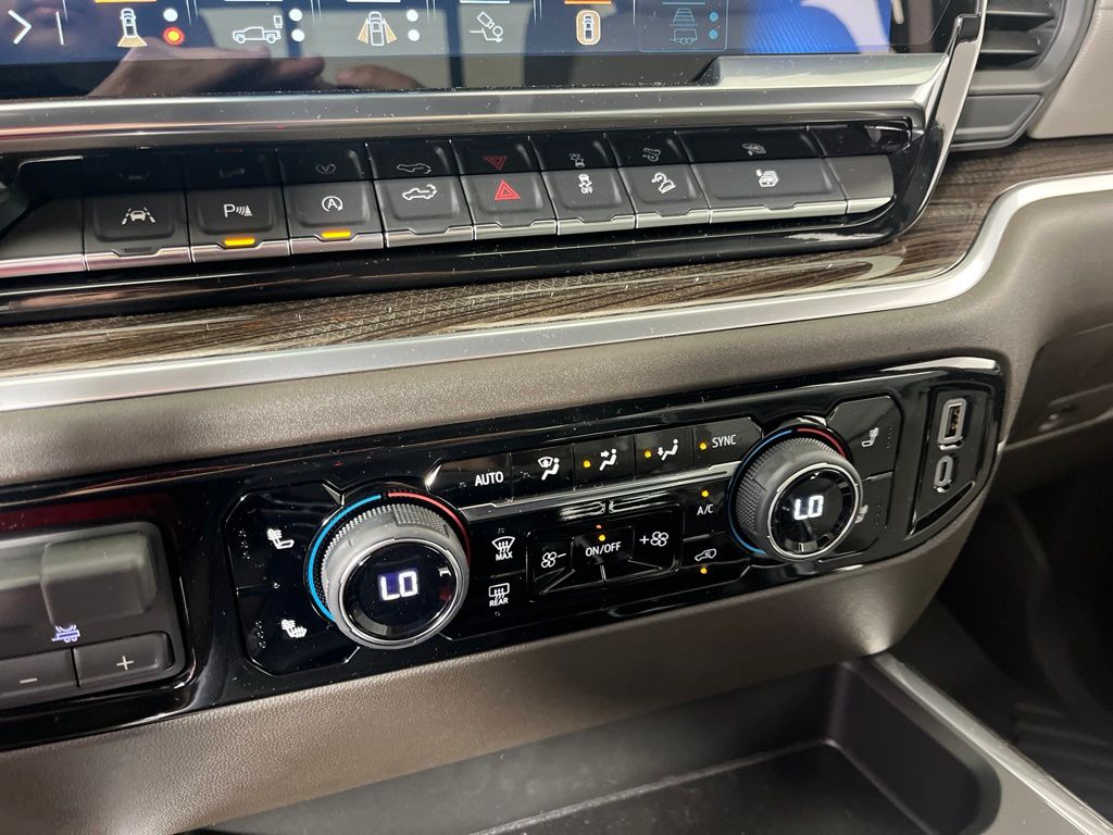 Thumbnail: 2026 Chevrolet Silverado 1500 - 28