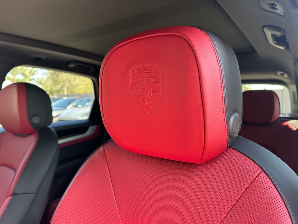 Thumbnail: 2026 Porsche Cayenne - 25