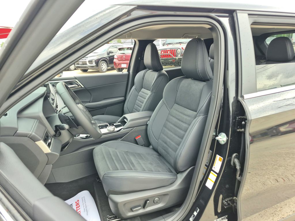 2026 Mitsubishi Outlander SE - 9