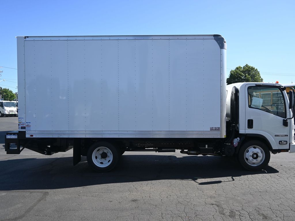 2024 Isuzu NPR HD 