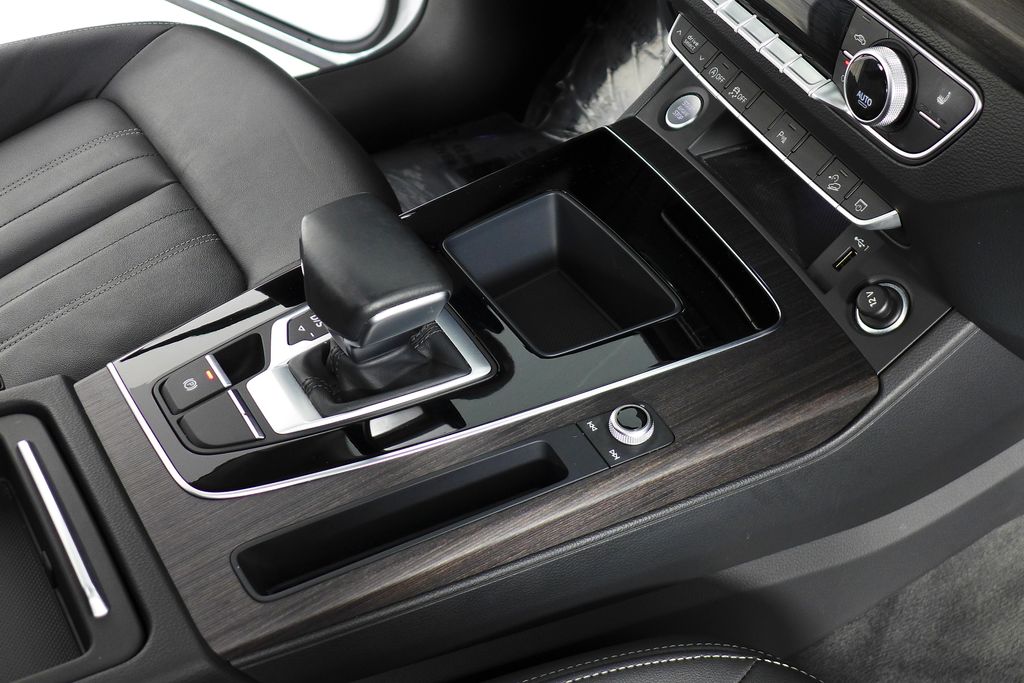 Thumbnail: 2022 Audi Q5 - 15