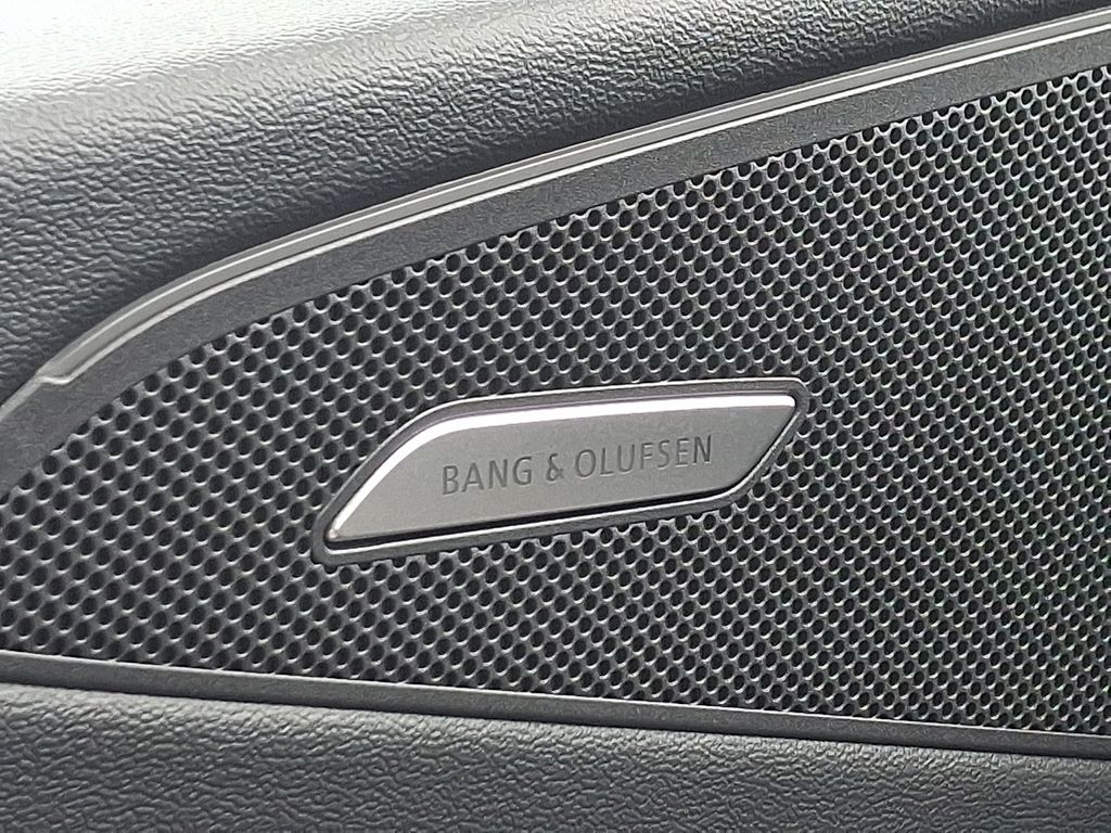 Thumbnail: 2025 Audi SQ6 e-tron - 24