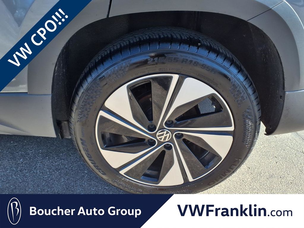 View vehicle photo 6