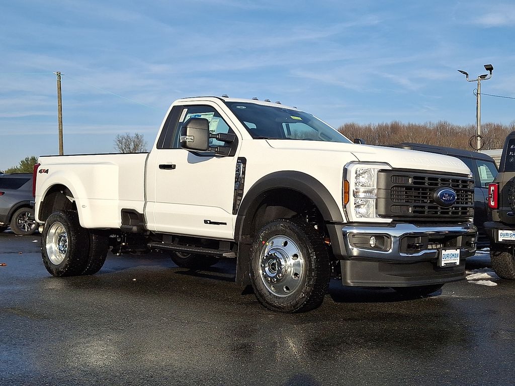 2026 Ford F-450 Super Duty XL's photo