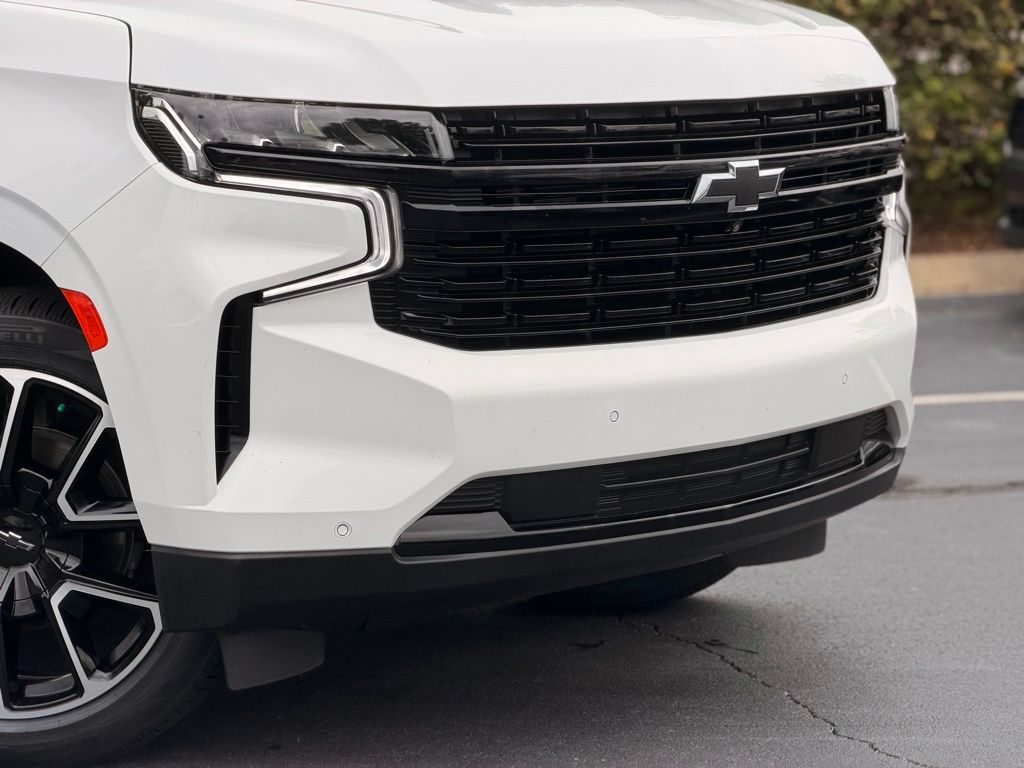 2023 Chevrolet Suburban RST Summit White - Jim Hudson Acura - Image 6