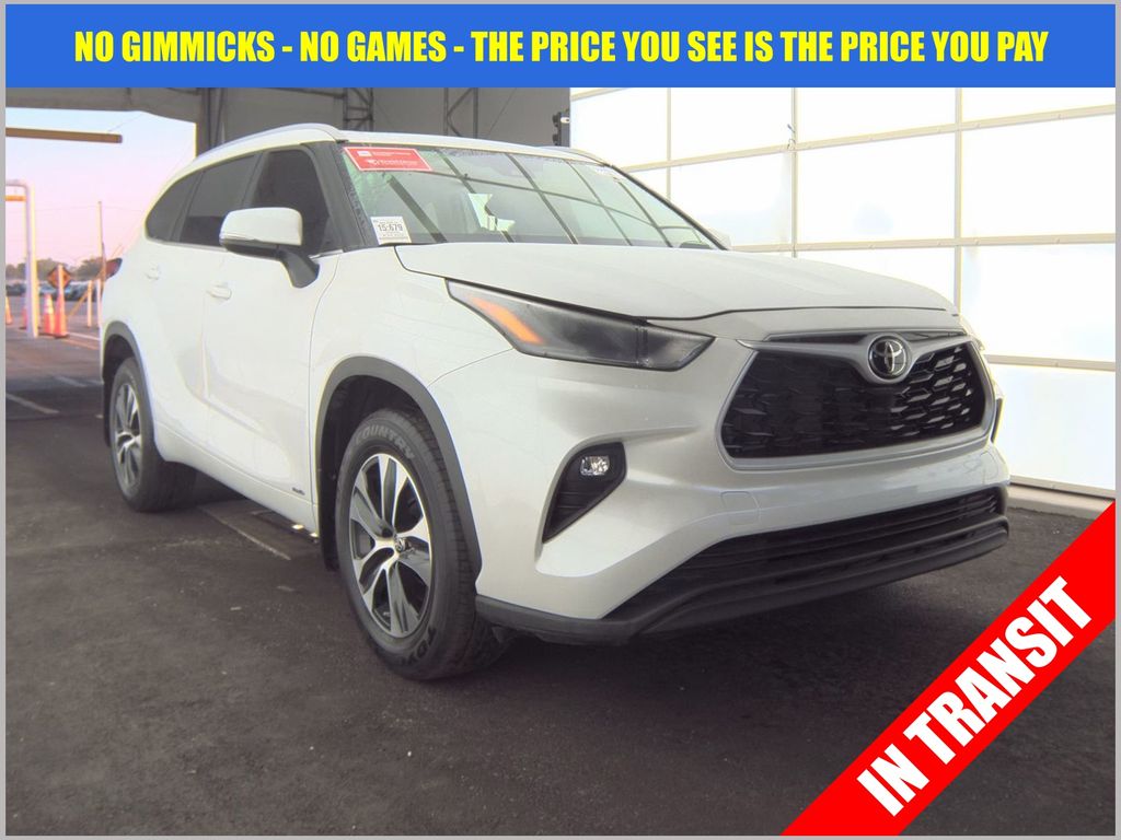 White (Wind Chill Pearl) 2025 Toyota Highlander Hybrid XLE AWD SUV / Crossover All-Wheel Drive Continuously Variable Transmission