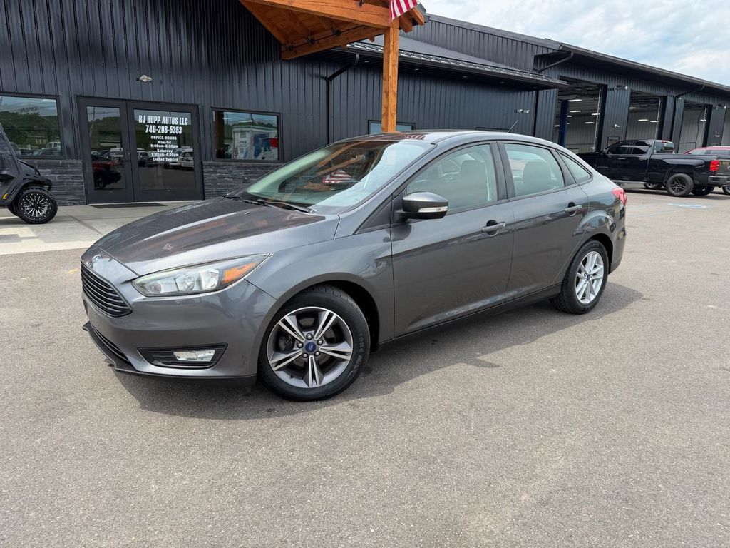 Gray (Magnetic) 2017 Ford Focus Sedan Front-Wheel Drive 6-Speed Automatic
