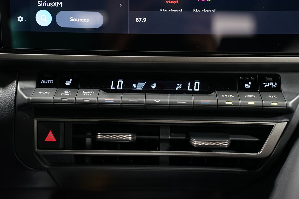 Thumbnail: 2025 Toyota Camry - 21