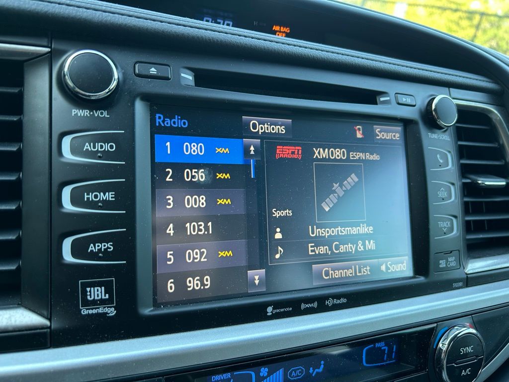 2019 Toyota Highlander Limited 26