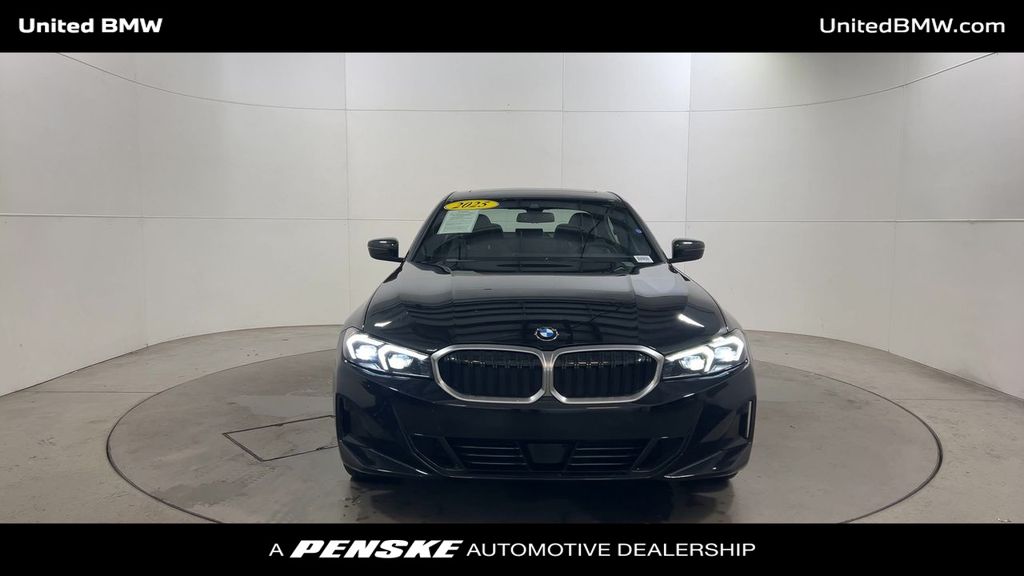 Thumbnail: 2025 BMW 3 Series - 3