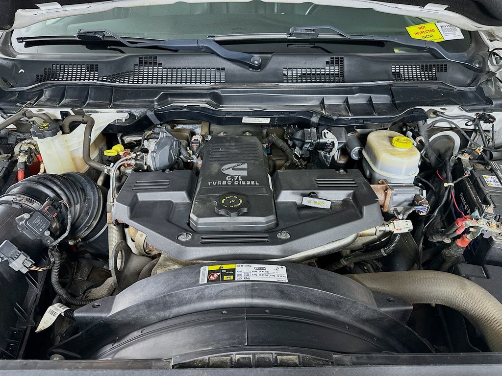 Used 2017 White Ram Laramie image 33