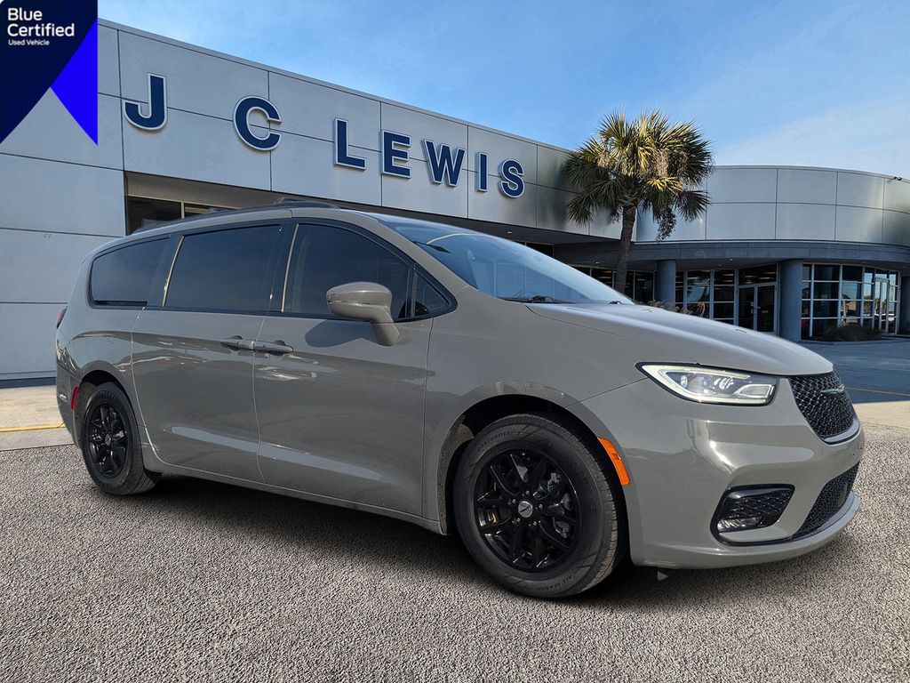 2022 Chrysler Pacifica Touring L
