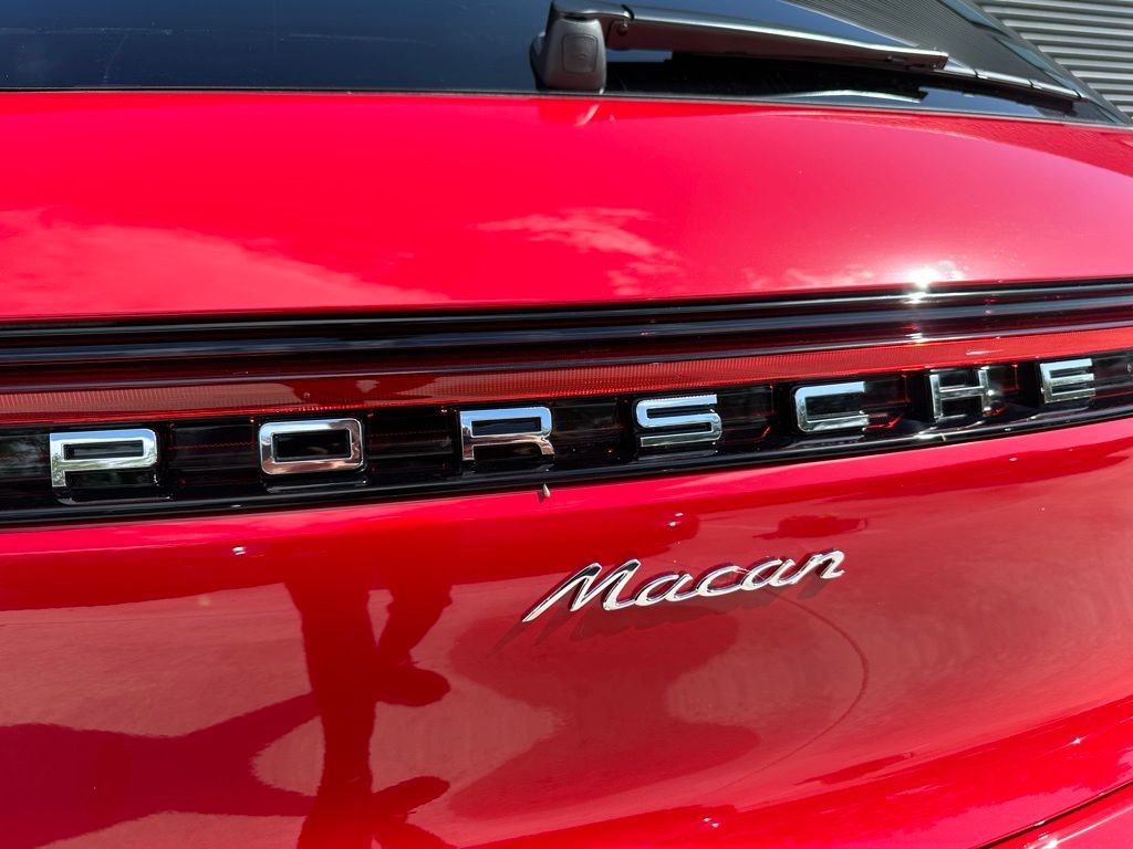 Thumbnail: 2025 Porsche Macan - 12