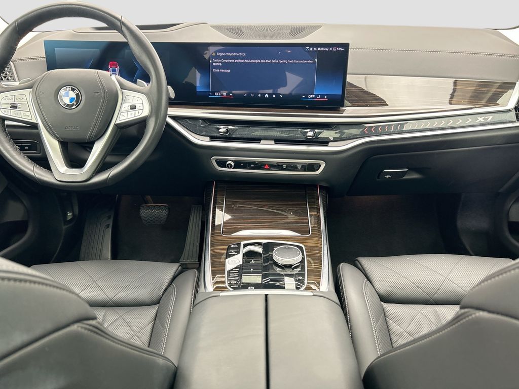 Thumbnail: 2026 BMW X7 - 13