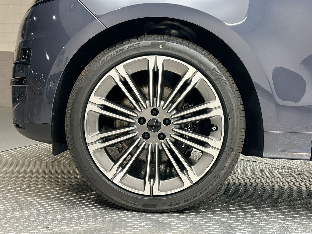 Thumbnail: 2026 Land Rover Range Rover Sport - 5