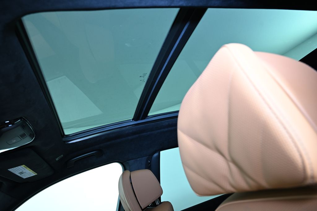 Thumbnail: 2026 BMW X7 - 20