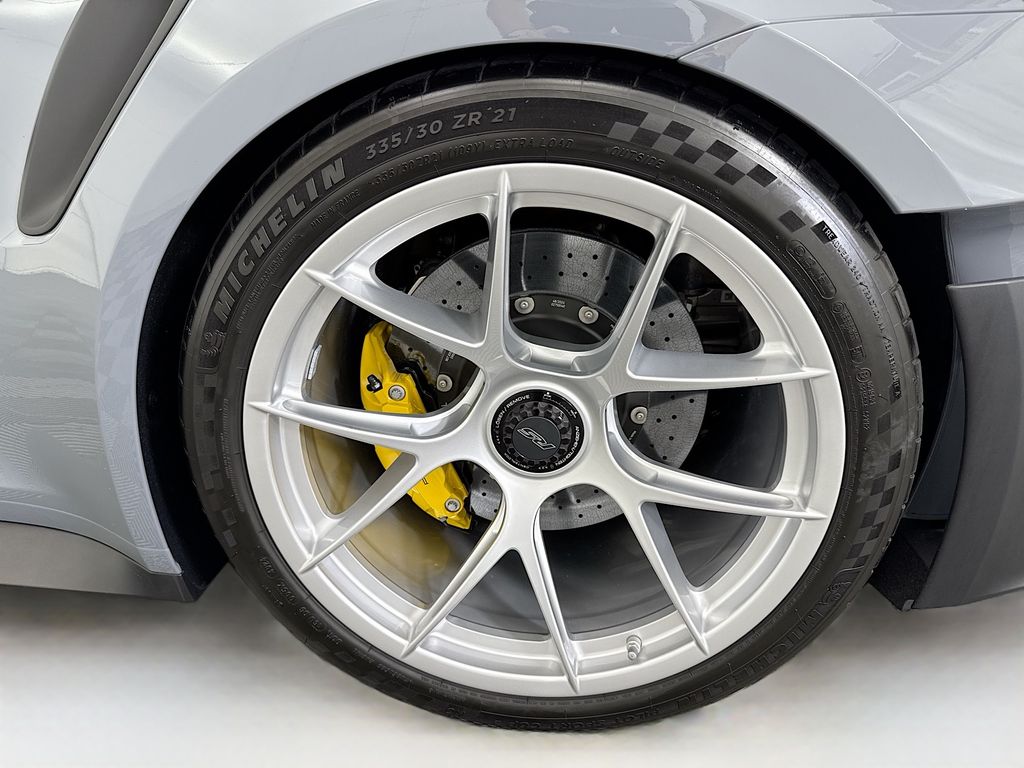 Thumbnail: 2025 Porsche 911 - 27