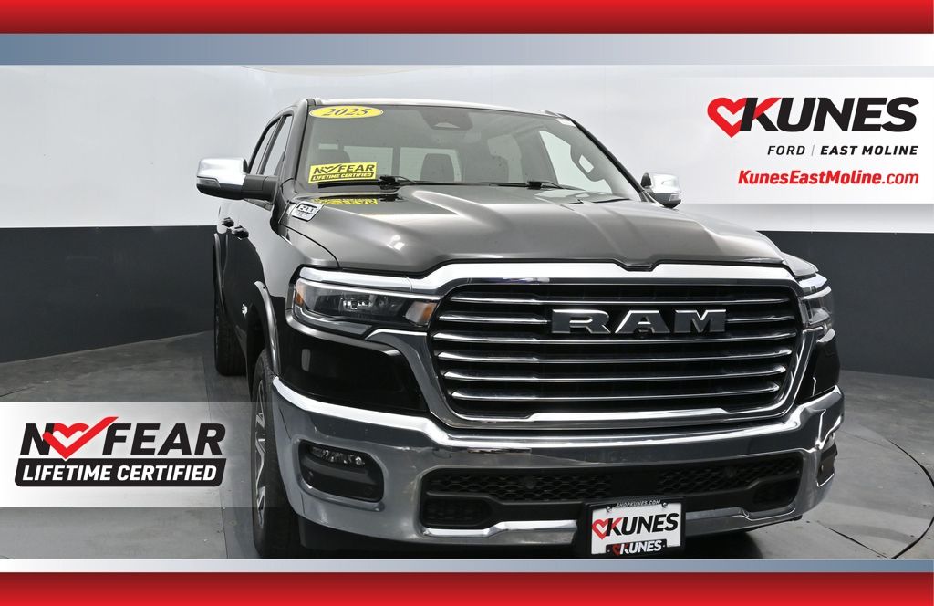 Diamond Black Crystal Pearlcoat 2025 RAM 1500 Pickup Truck Four-Wheel Drive 8-Speed Automatic