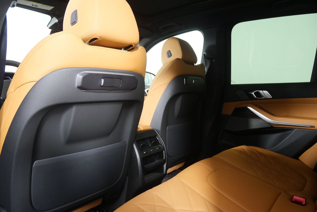 Thumbnail: 2026 BMW X5 - 16