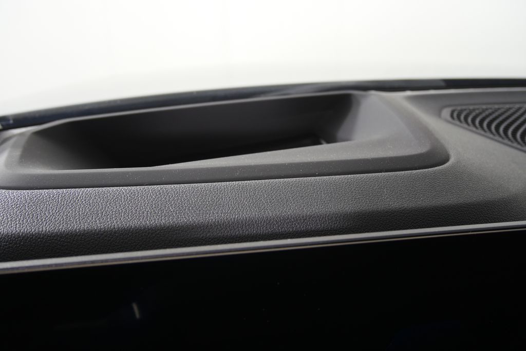 Thumbnail: 2023 BMW i4 - 20