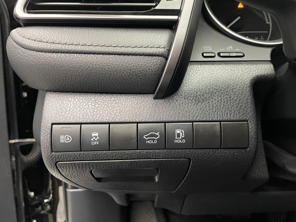 Thumbnail: 2021 Toyota Camry - 20