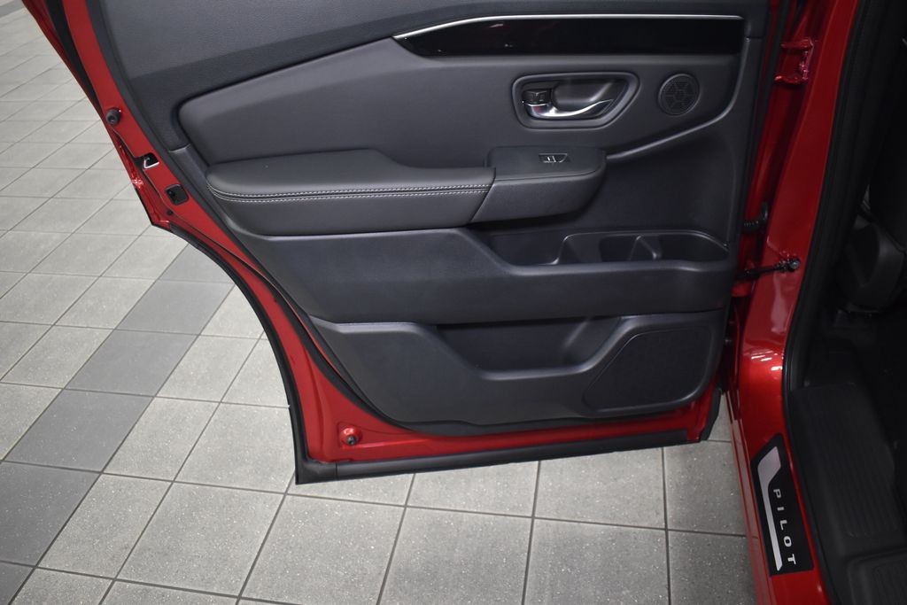 2025 Honda Pilot Touring 22