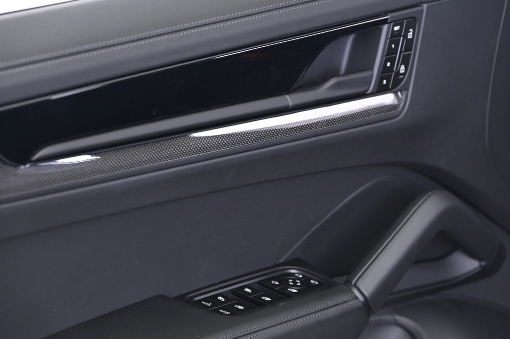 Thumbnail: 2025 Porsche Cayenne - 27