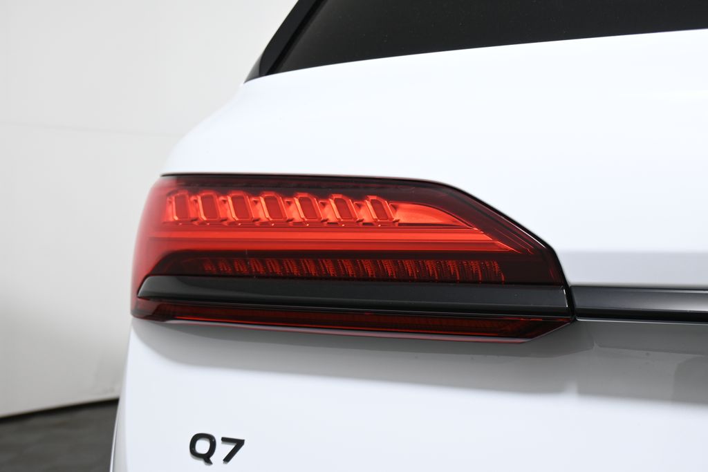 Thumbnail: 2026 Audi Q7 - 12