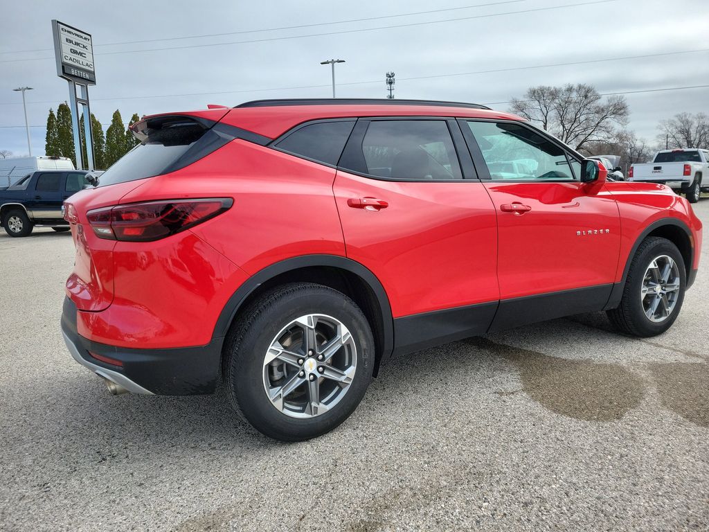 View vehicle photo 4